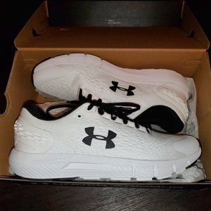 NEW Under Armour Charged black and white mens 8.5